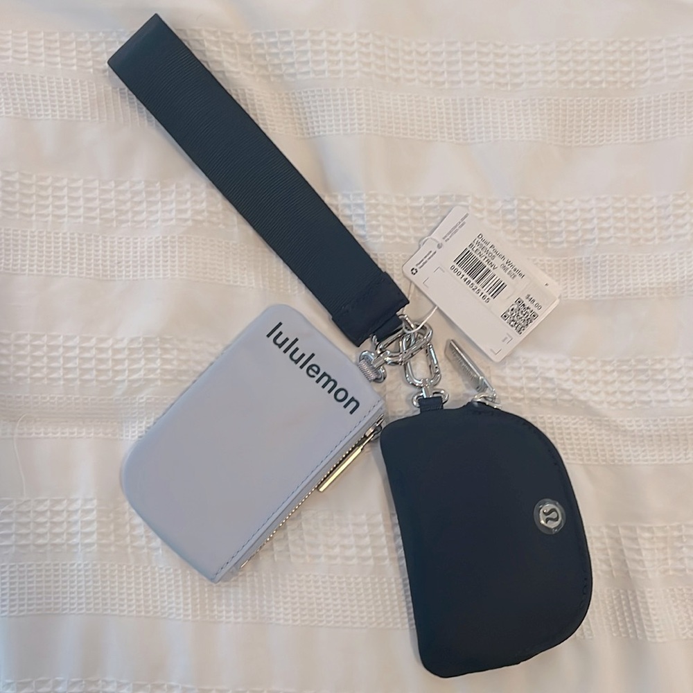 NWT Lululemon dual pouch wristlet in true navy/blue linen